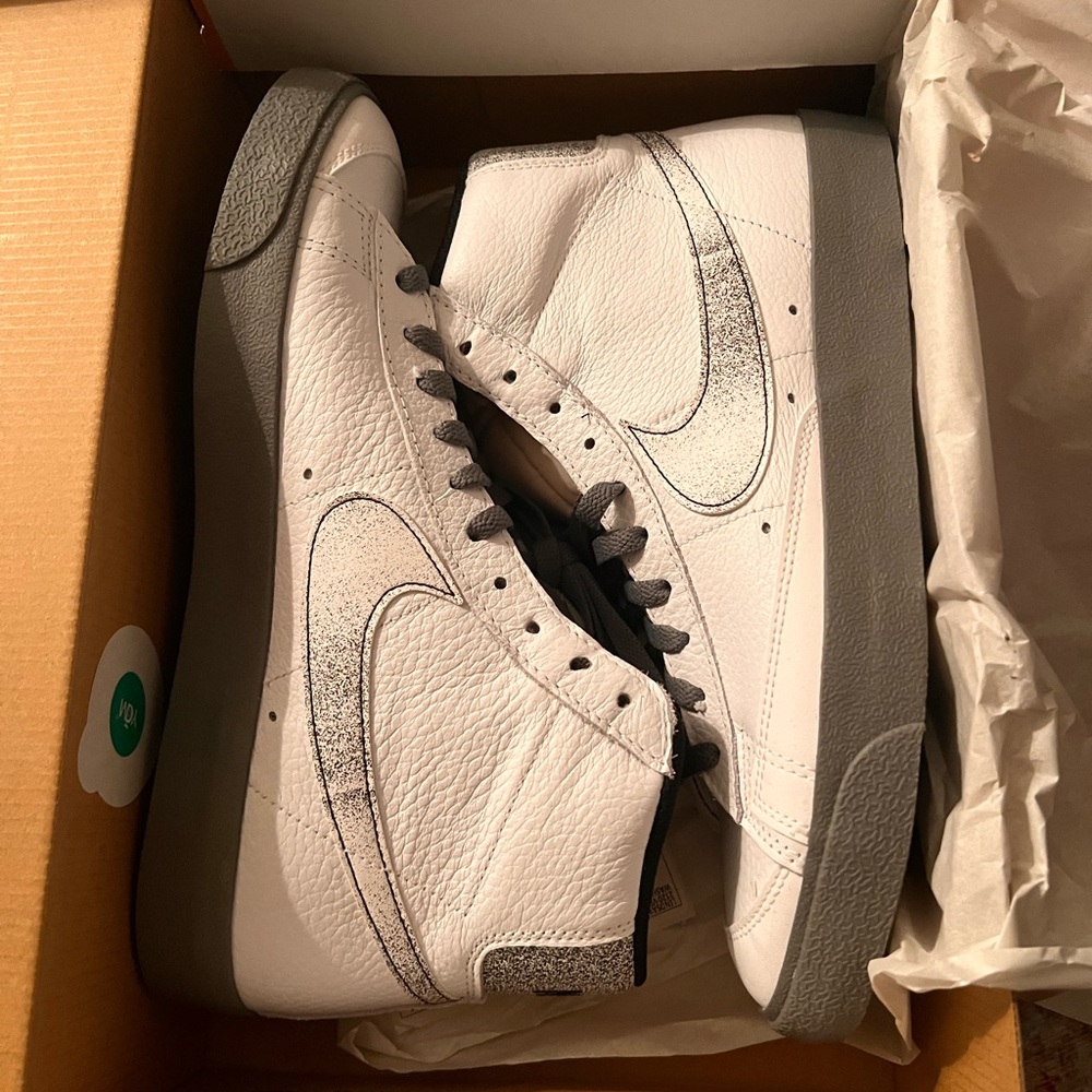 NWT Nike Blazer 77 Emb
